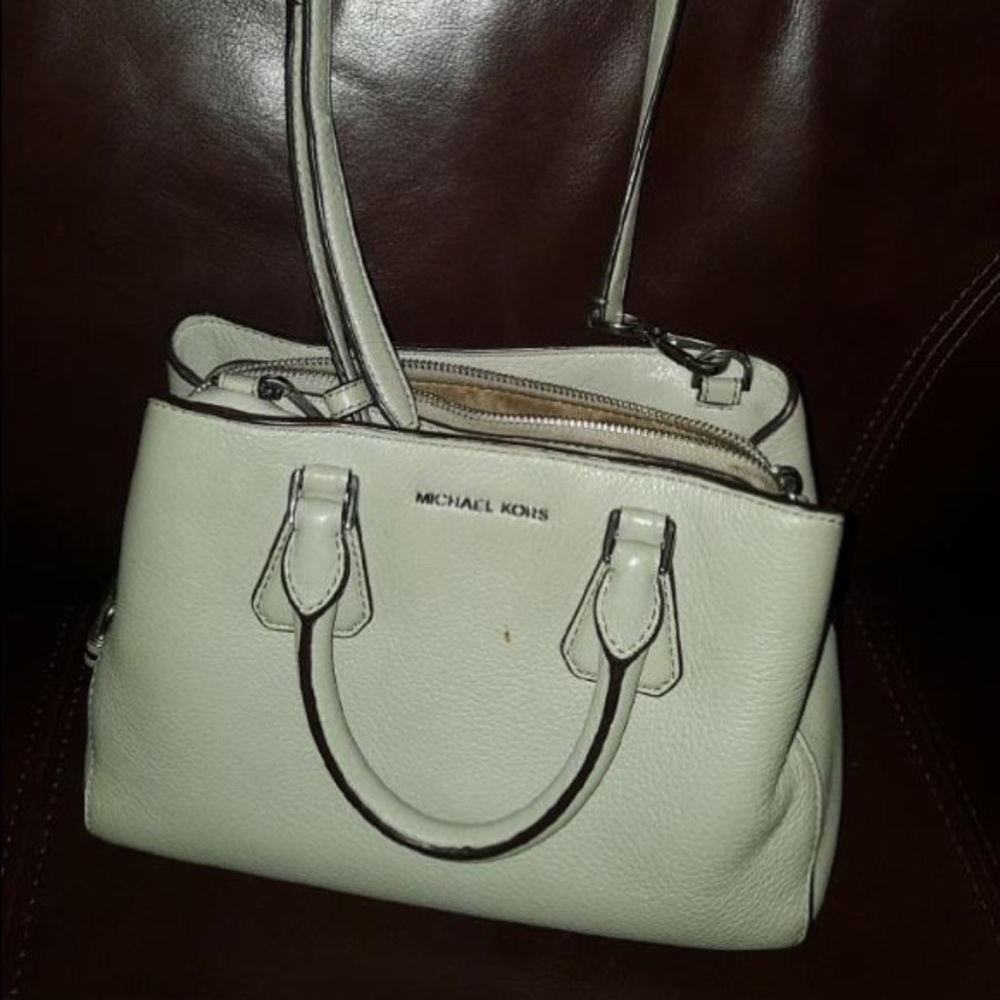 Micheal Kors purse